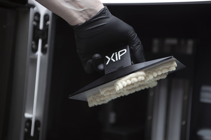 Small dental labs and clinics choose Xip desktop 3D printer