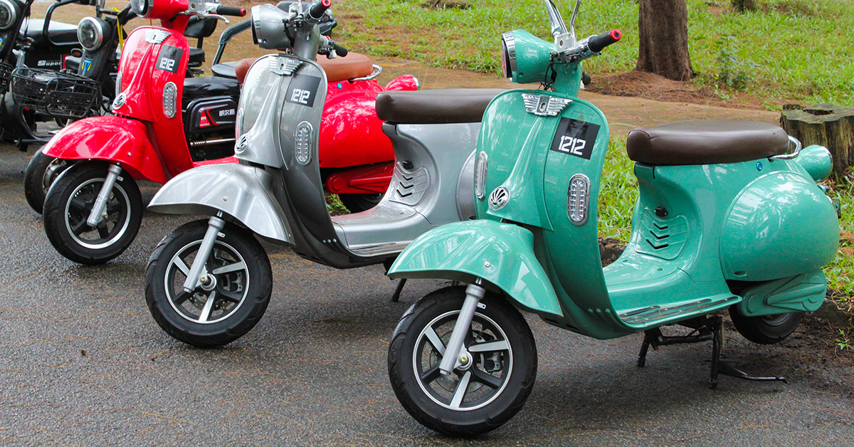 SK Industriemodell used our Freeform Injection Molding process to provide the Vespa vintage community with high-quality, on-demand spare parts